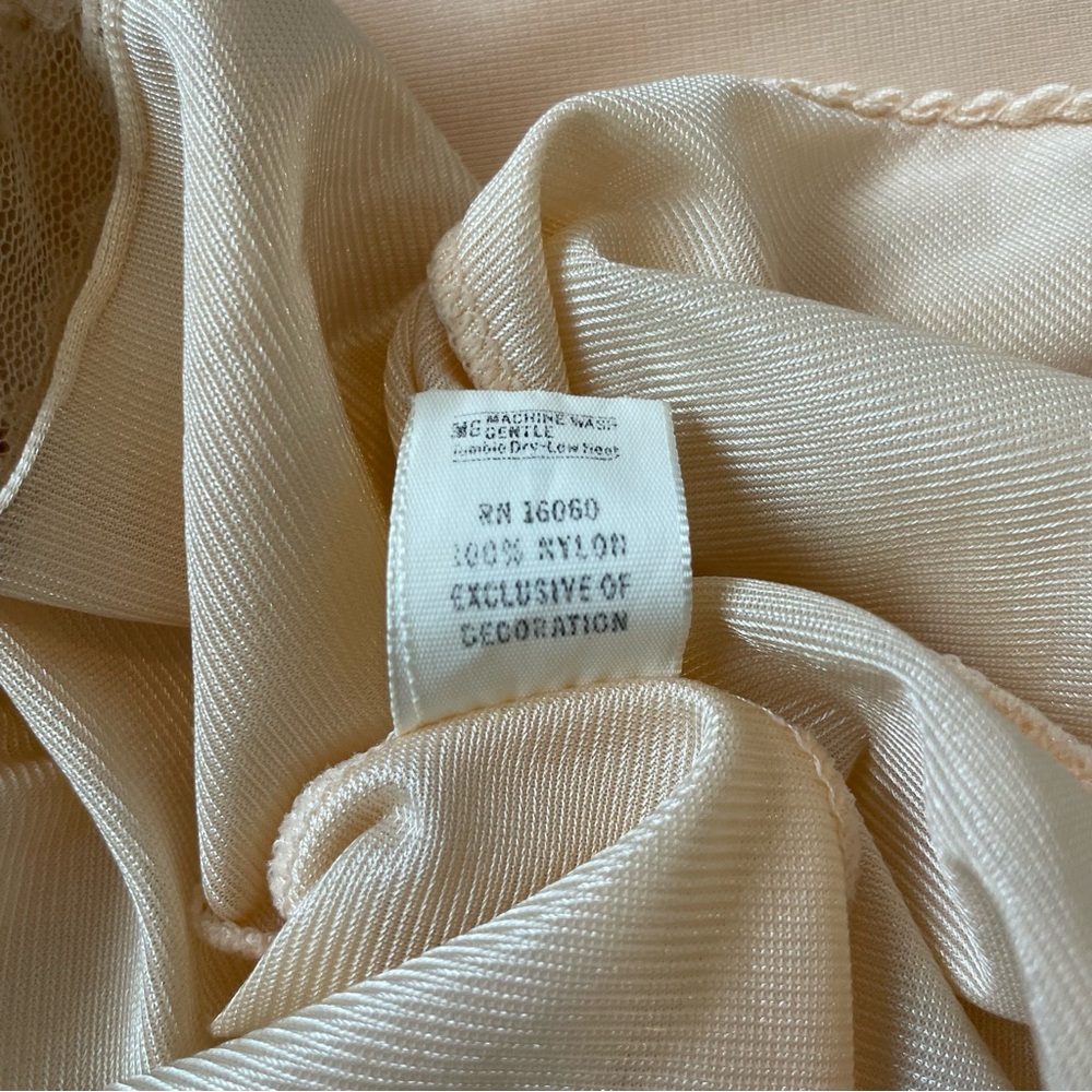 Vintage 1970s Lace-Trim Long Chemise Nightgown in Champagne - Picture 9 of 12